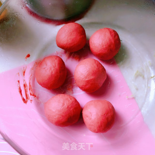 草莓????包子的做法步骤：6