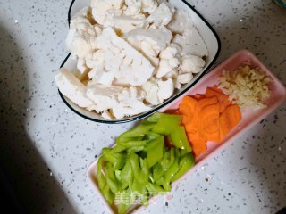 清炒菜花的做法步骤：1