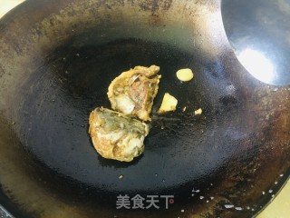 鱼头萝卜汤的做法步骤：1