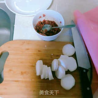 牛肉蒸鸡腿菇盒子的做法步骤：1
