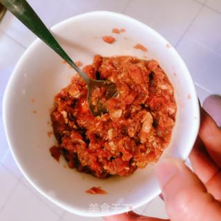牛肉蒸鸡腿菇盒子的做法步骤：2