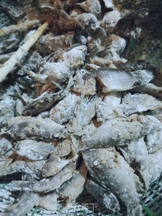 小酥鱼的做法步骤：1