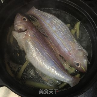 黄豆酱焖金线鱼的做法步骤：4