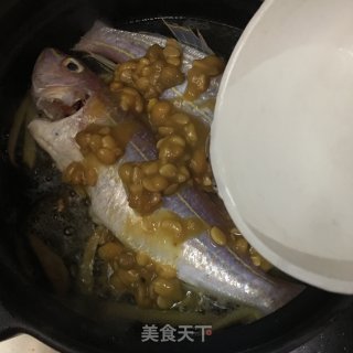 黄豆酱焖金线鱼的做法步骤：6