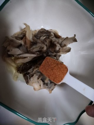 干炸鲜蘑的做法步骤：2