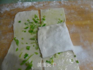 葱花油饼的做法步骤：7