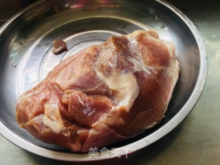 卤肉饭的做法步骤：1