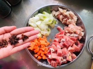 卤肉饭的做法步骤：2