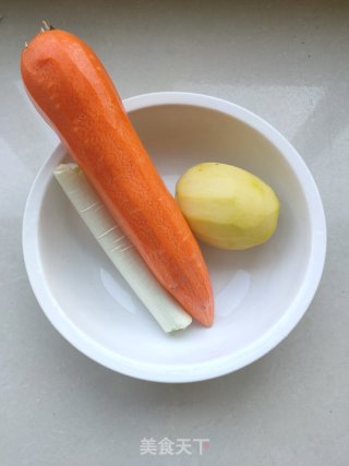 土豆丝煎鸡蛋的做法步骤：1