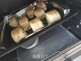 烤箱版椒盐香葱卷的做法步骤：10