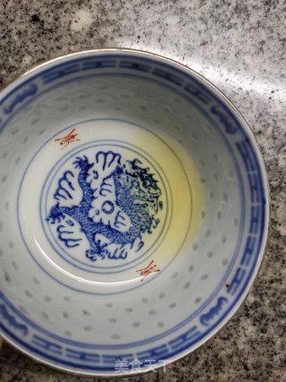 养胃早餐~秋葵蒸蛋的做法步骤：1