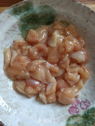 酱爆鸡丁的做法步骤：2
