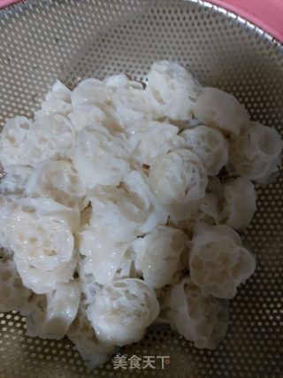 酸辣面藕的做法步骤：3