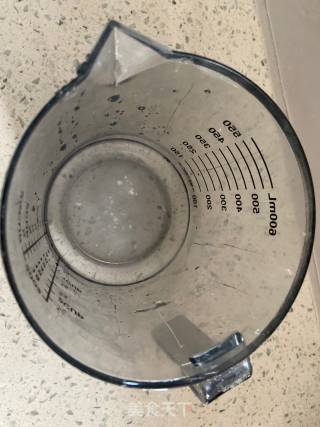 简简单单 的肉臊手擀面的做法步骤：1