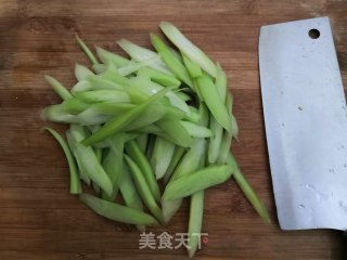 爆炒芥兰的做法步骤：1