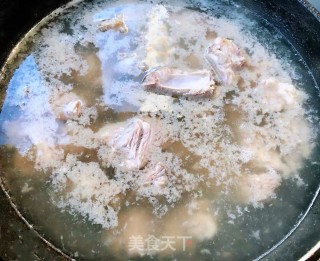 #肉菜#排骨炖芸豆的做法步骤：1