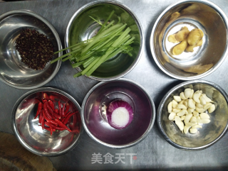 秘制花螺的做法步骤：1