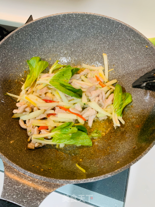 白菜根炒肉的做法步骤：5