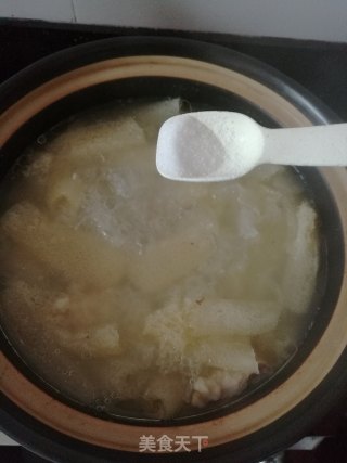 净心竹荪莲子排骨汤的做法步骤：9