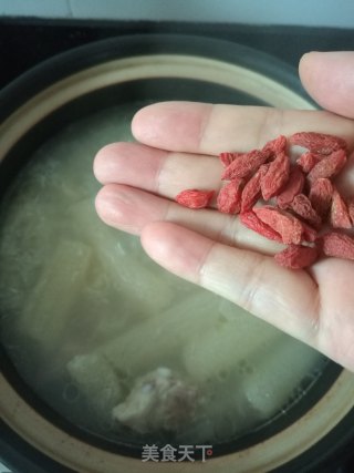 净心竹荪莲子排骨汤的做法步骤：10