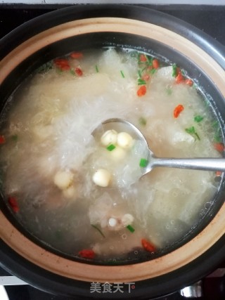 净心竹荪莲子排骨汤的做法步骤：11