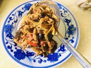鱼香肉丝的做法步骤：11