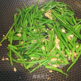 蒜蓉蕃薯叶的做法步骤：3
