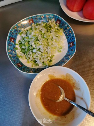 葱花饼的做法步骤：2