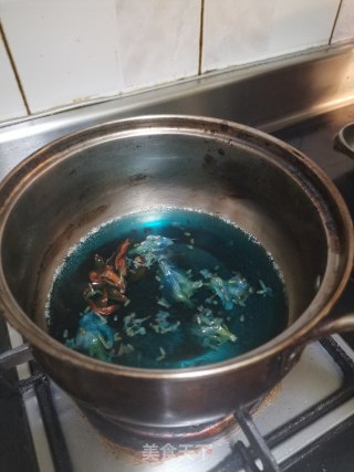薰衣草蝶豆花奶茶（热饮）的做法步骤：2