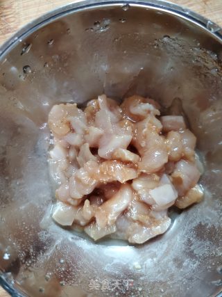 姜丝鸡粒粥的做法步骤：3