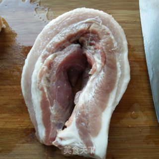家庭版红烧肉的做法步骤：1