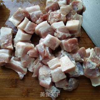 家庭版红烧肉的做法步骤：2