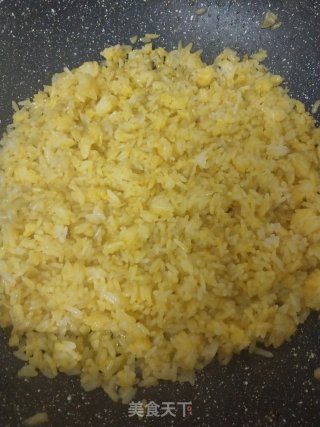 腊肠炒饭的做法步骤：3