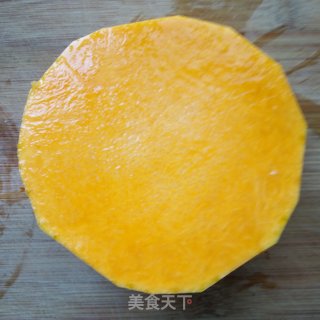 南瓜千层花卷的做法步骤：1