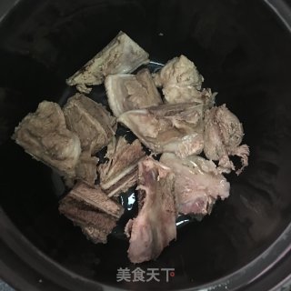 姬松茸干贝扇骨汤的做法步骤：4