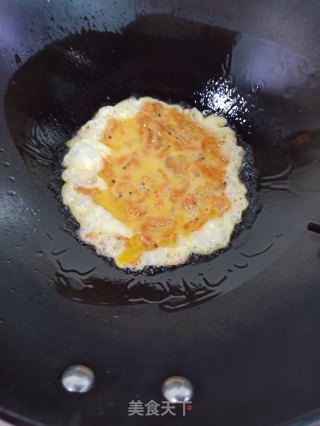 鸡蛋磷虾炒西葫芦的做法步骤：3