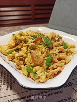 鸡蛋磷虾炒辣椒的做法步骤：8