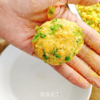榆钱玉米饼的做法步骤：7