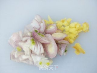 肉炒荷兰豆胡萝卜的做法步骤：6