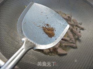 肉炒荷兰豆胡萝卜的做法步骤：8