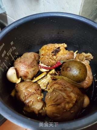 卤牛肉的做法步骤：6