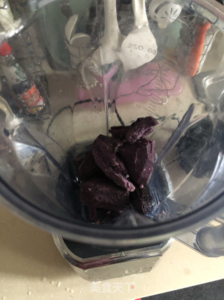牛奶核桃紫薯羹的做法步骤：1