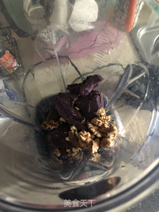 牛奶核桃紫薯羹的做法步骤：2