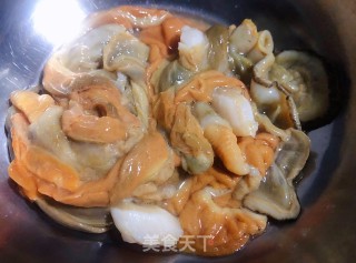 韭黄海鲜猪肉水饺的做法步骤：1
