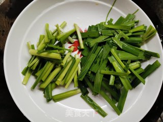 本真味道~黄豆芽炒韭菜的做法步骤：2