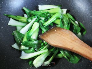 小青菜鸡蛋炒河粉的做法步骤：4