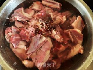 红烩羊排-舌尖上的美味的做法步骤：2