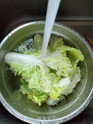 咸鸭蛋白菜汤的做法步骤：2