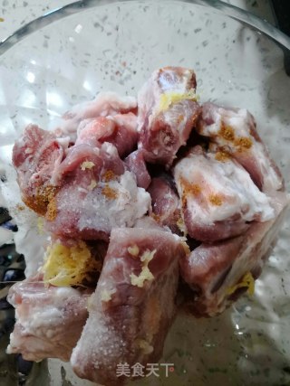 红烧排骨的做法步骤：1