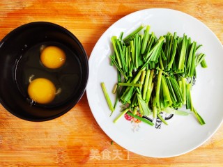 鸡蛋炒蒜苗的做法步骤：4